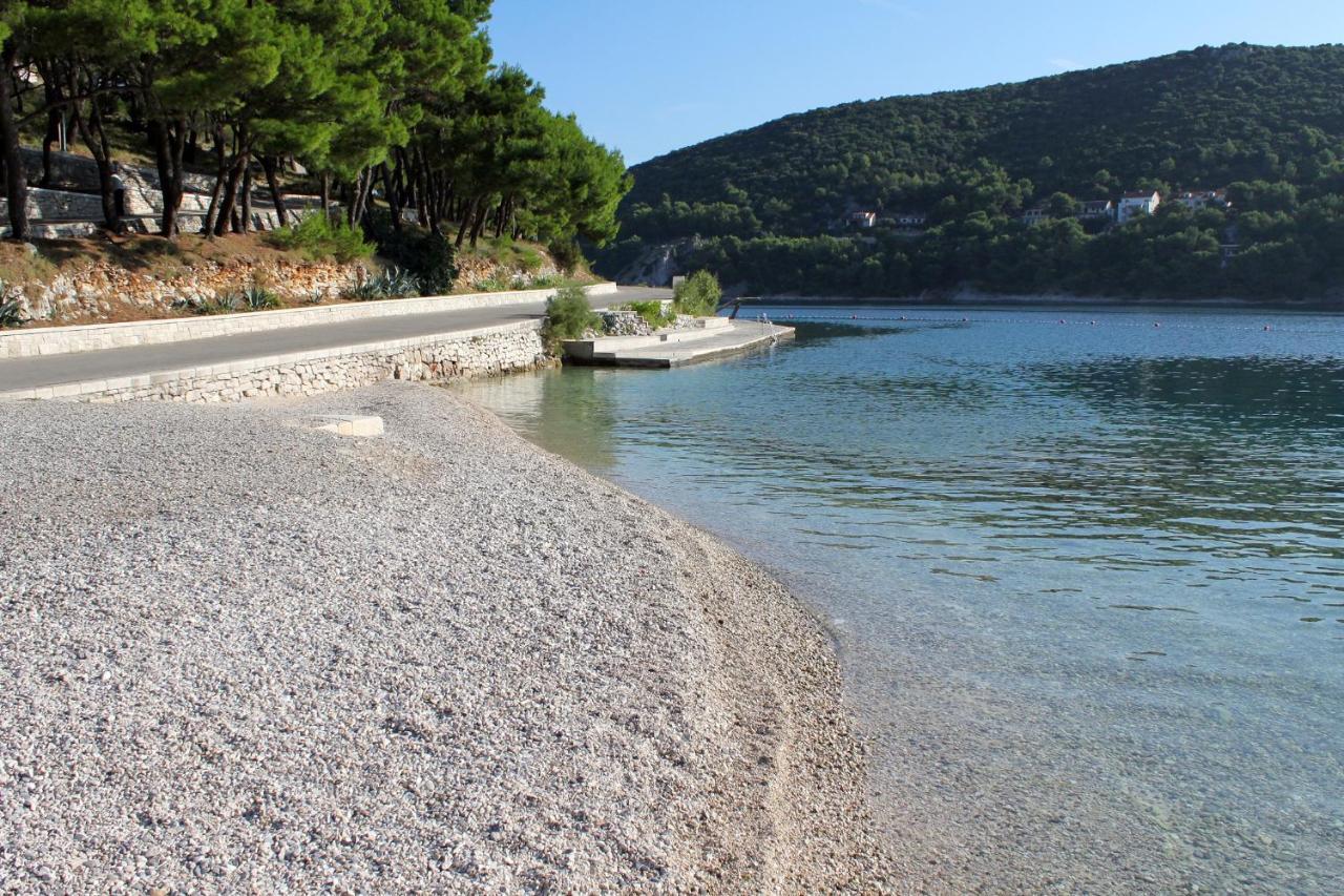Apartments By The Sea Pucisca, Brac - 770 Exterior photo